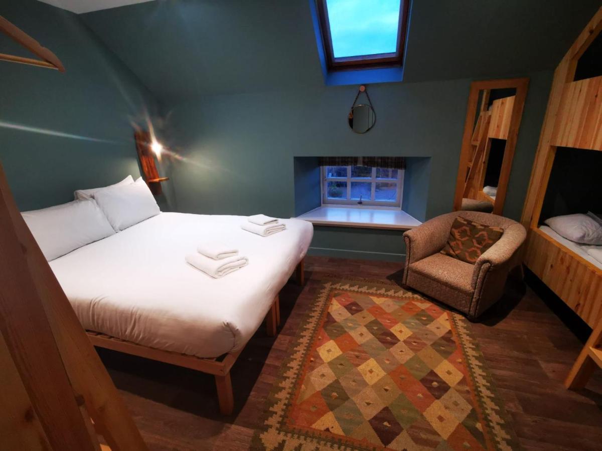 Comrie Croft Hostel Crieff Exterior photo